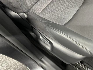 Toyota C-HR – thumbnail 16