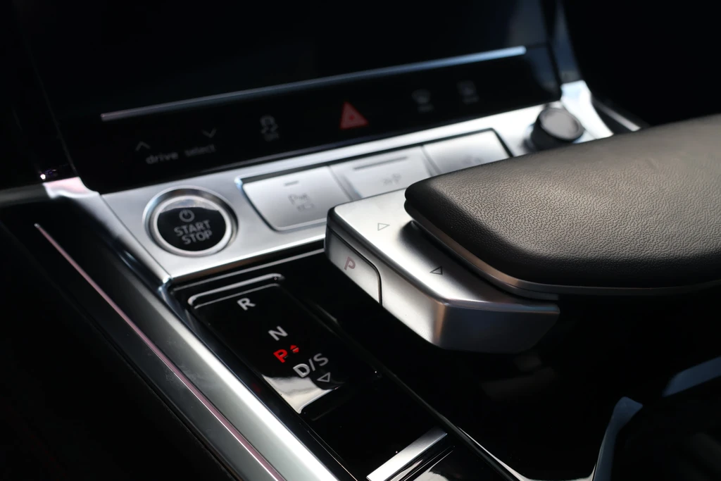 Audi Q8 e-tron – foto 19