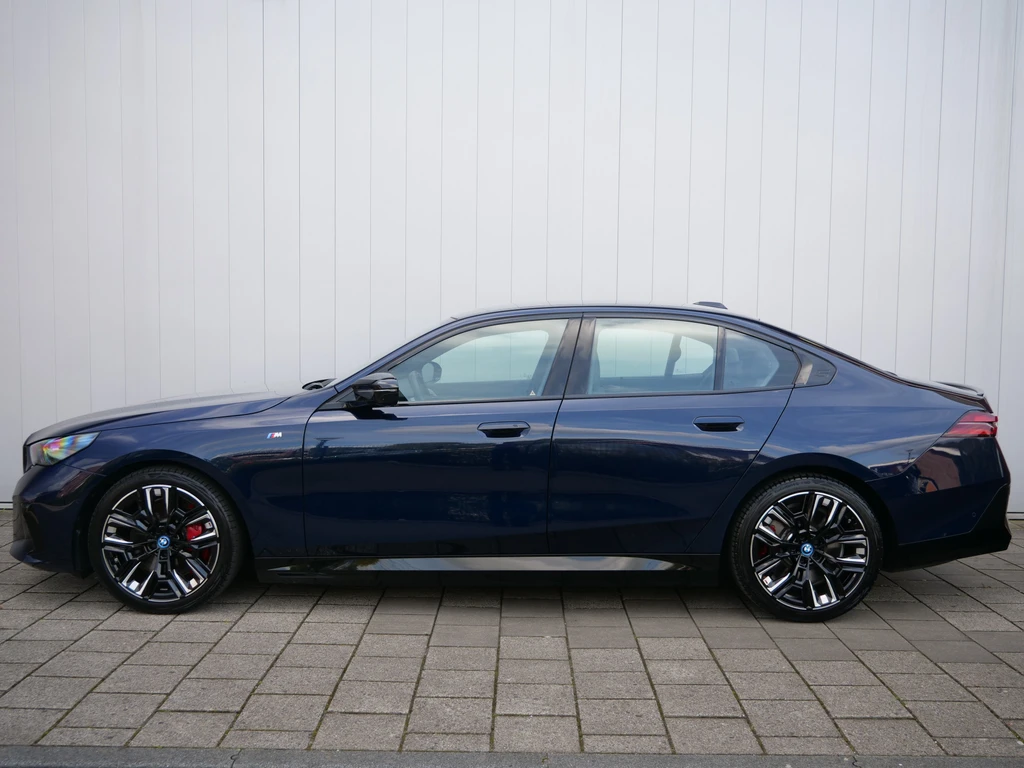 BMW i5 – foto 2