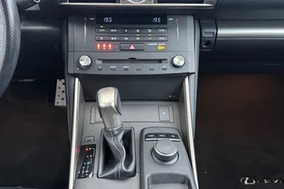 Lexus IS – thumbnail 26