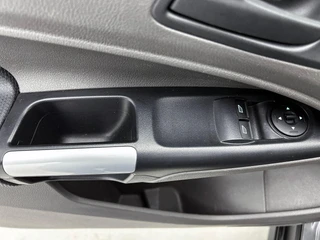 Ford Transit Connect – thumbnail 30