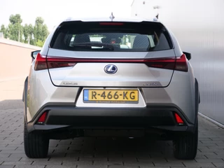 Lexus UX – thumbnail 5