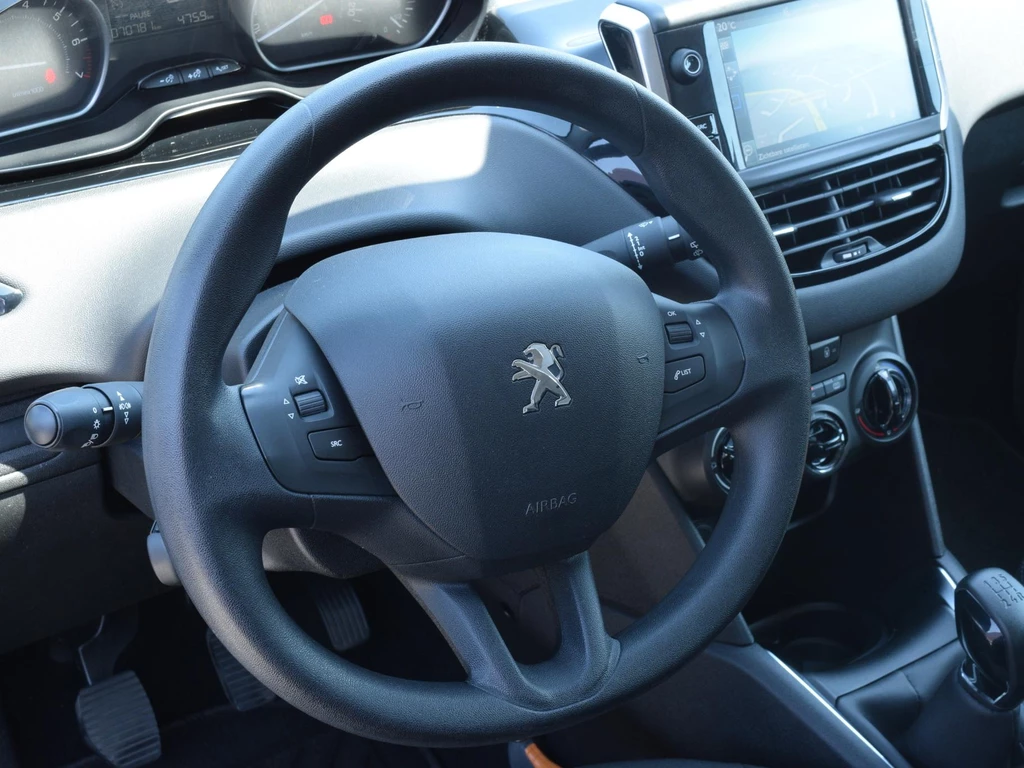 Peugeot 208 – foto 6