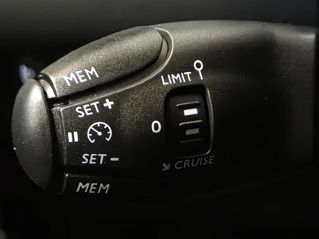 Peugeot 208 – foto 30