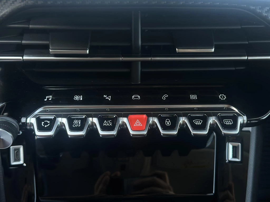 Peugeot 208 – foto 23