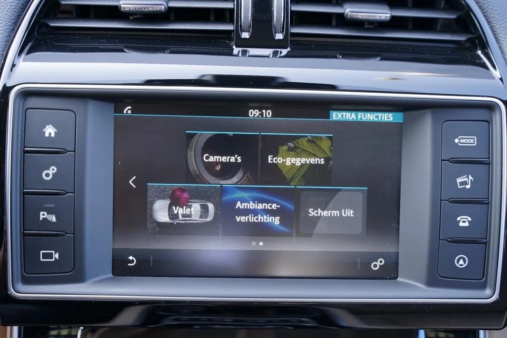 Jaguar XE – foto 23