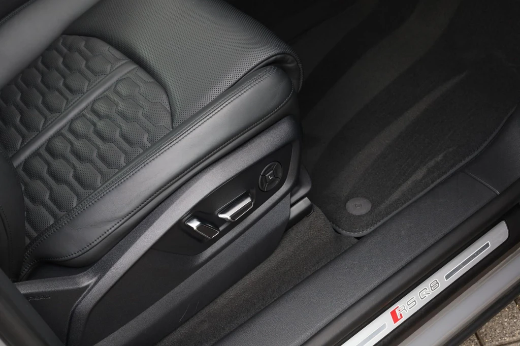 Audi RSQ8 – foto 33