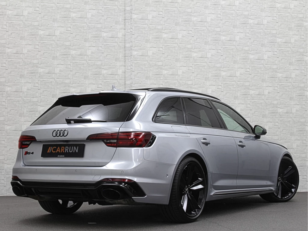 Audi RS4 – foto 7