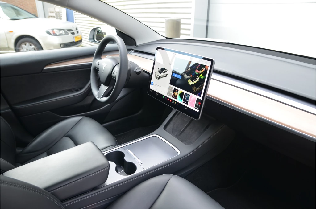 Tesla Model 3 – foto 11