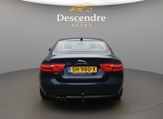 Jaguar XE – thumbnail 4