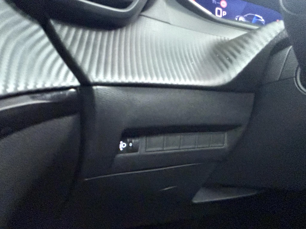 Peugeot 208 – foto 24