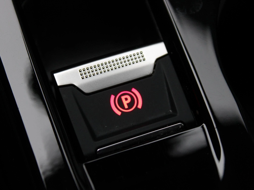 Peugeot e-208 – foto 30
