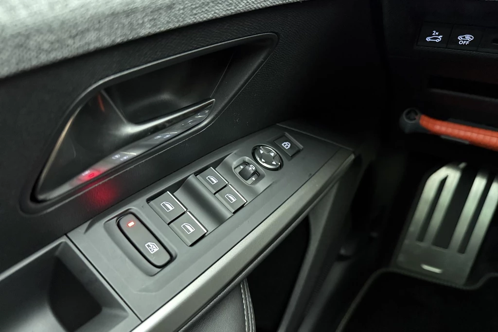 Peugeot e-5008 – foto 24