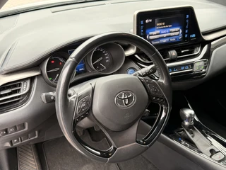 Toyota C-HR – thumbnail 2