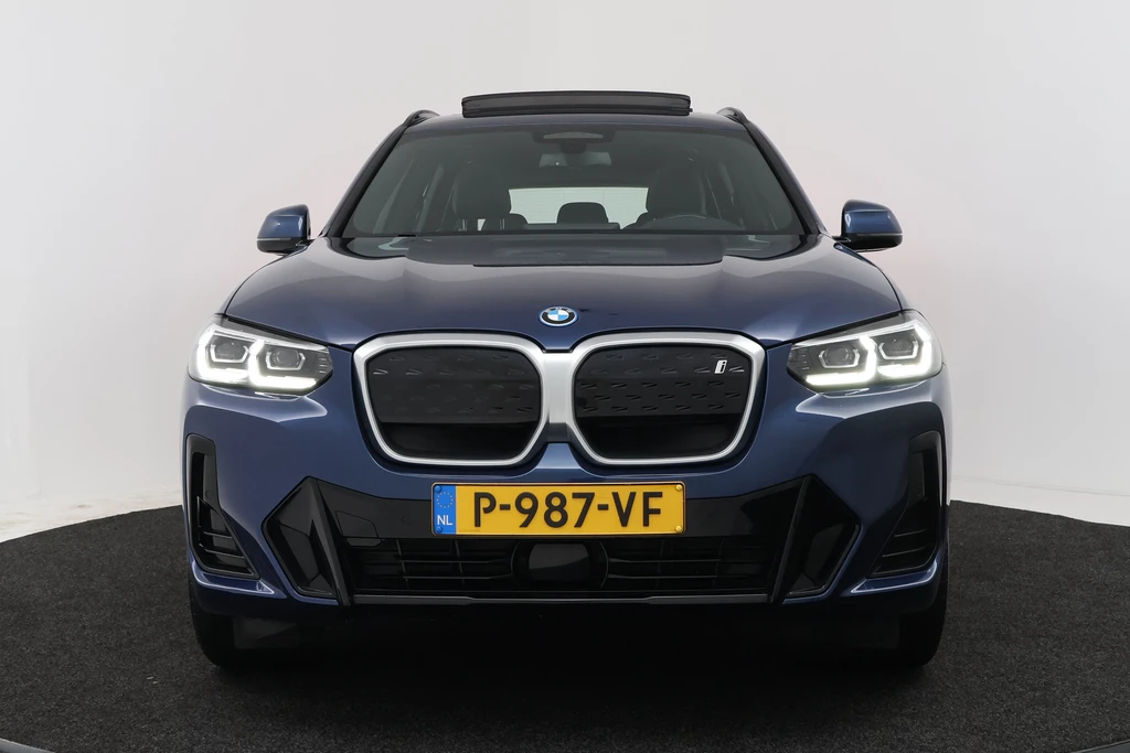 BMW iX3 – foto 8