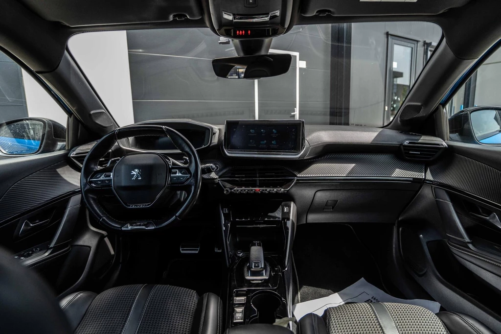 Peugeot 208 – foto 9