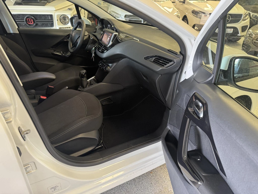 Peugeot 208 – foto 19