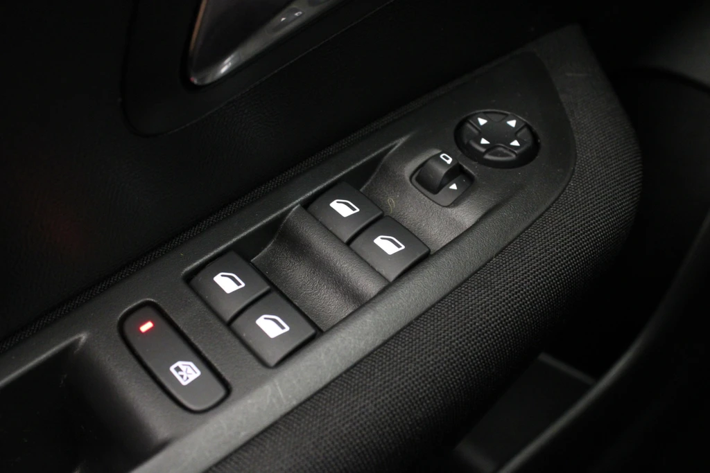 Peugeot 208 – foto 16