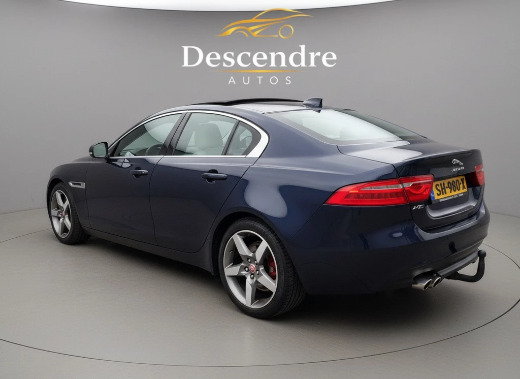 Jaguar XE – foto 3