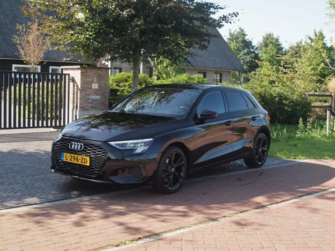 Audi A3 Sportback 40 TFSI e Business edition | Apple Carplay | Sportstoelen | DAB | Navi | NL-Auto |