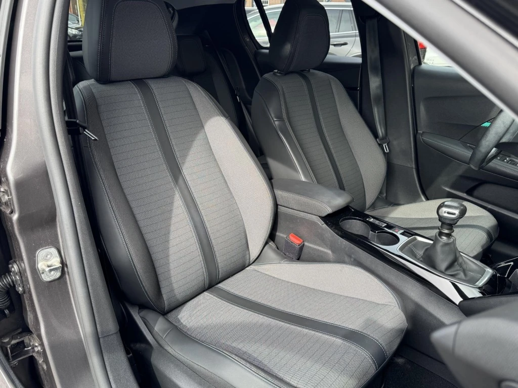 Peugeot 208 – foto 11