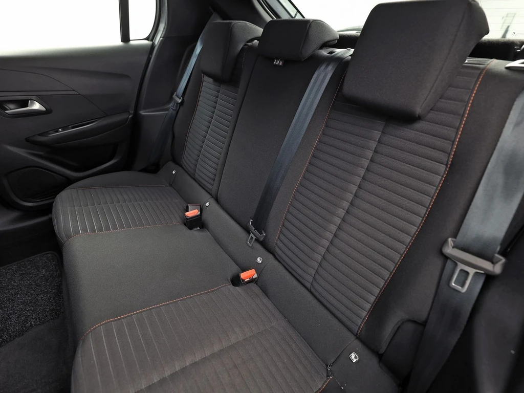 Peugeot e-208 – foto 19