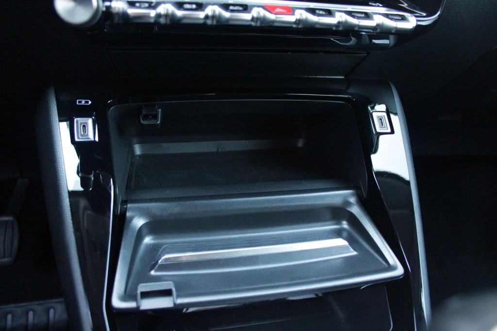 Peugeot 208 – foto 24
