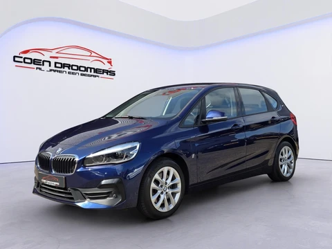 BMW 2-serie Active Tourer 225xe iPerformance /Apple Carplay/Parkeersens.V+A+CAM./Elektr. klep/Stoelverw./Cruise&Clima Contr.//Lendesteunen/17''LMV/(MET GARANTIE*)
