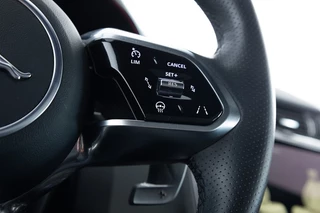 Jaguar E-PACE – thumbnail 39