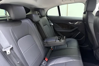 Jaguar I-PACE – thumbnail 17