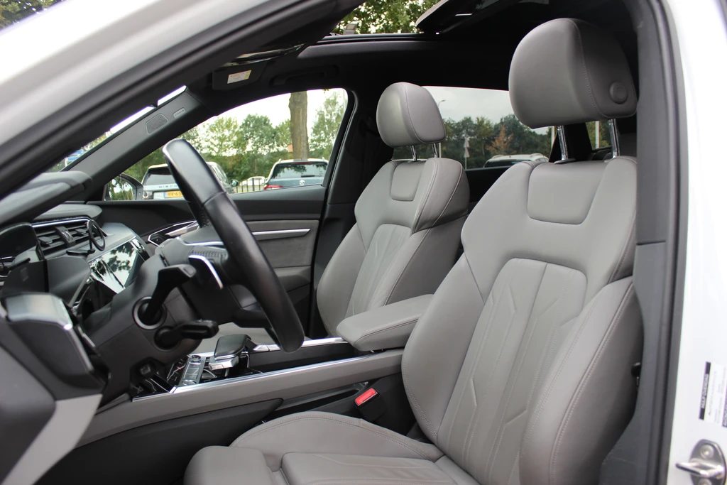 Audi e-tron – foto 12