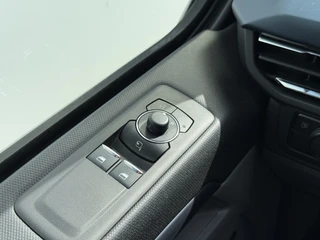 Ford Tourneo Custom – thumbnail 34