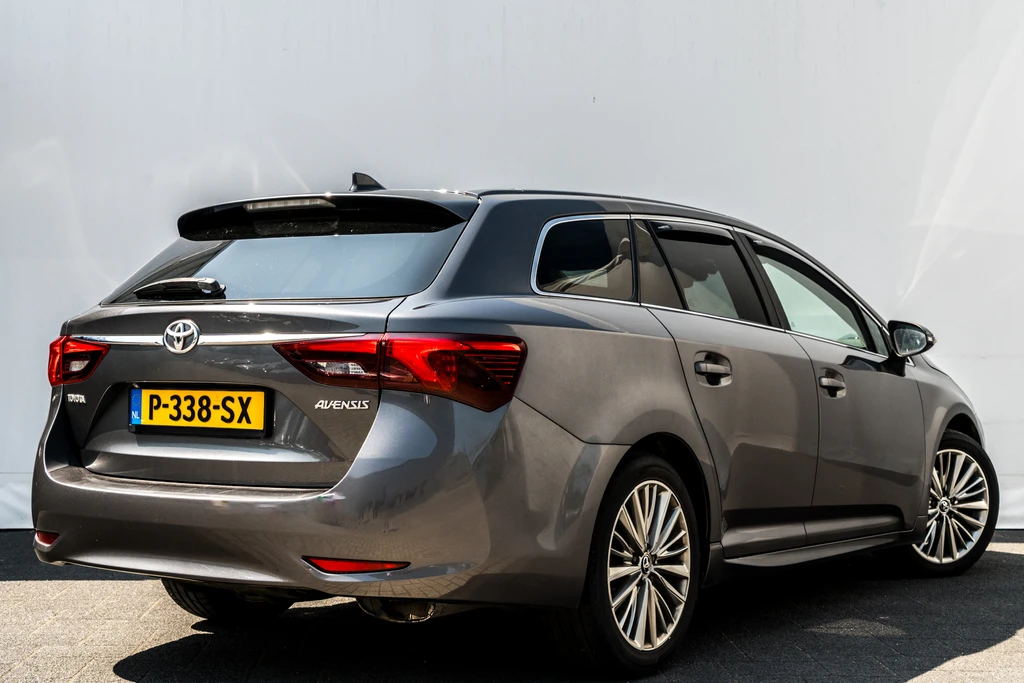 Toyota Avensis – foto 2