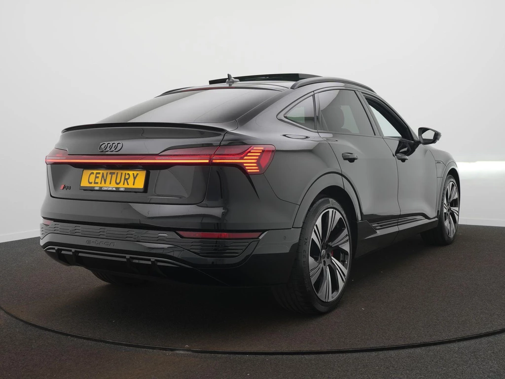Audi Q8 Sportback e-tron – foto 6