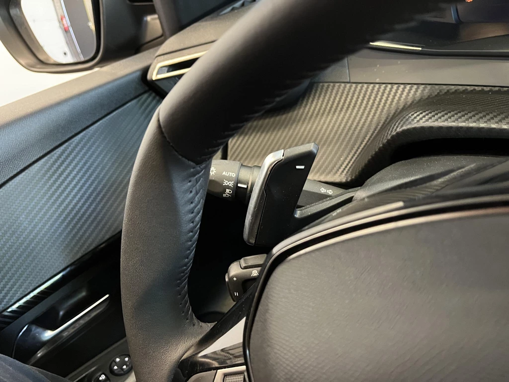 Peugeot 208 – foto 13