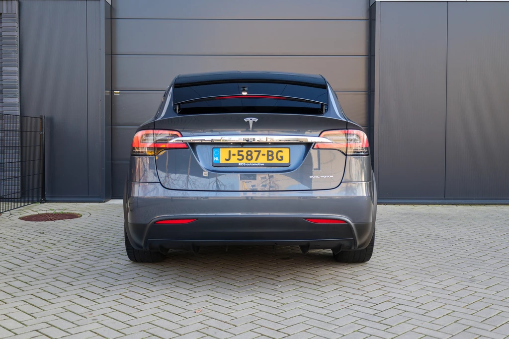 Tesla Model X – foto 8
