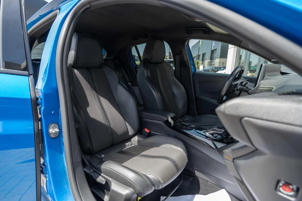 Peugeot 208 – foto 11