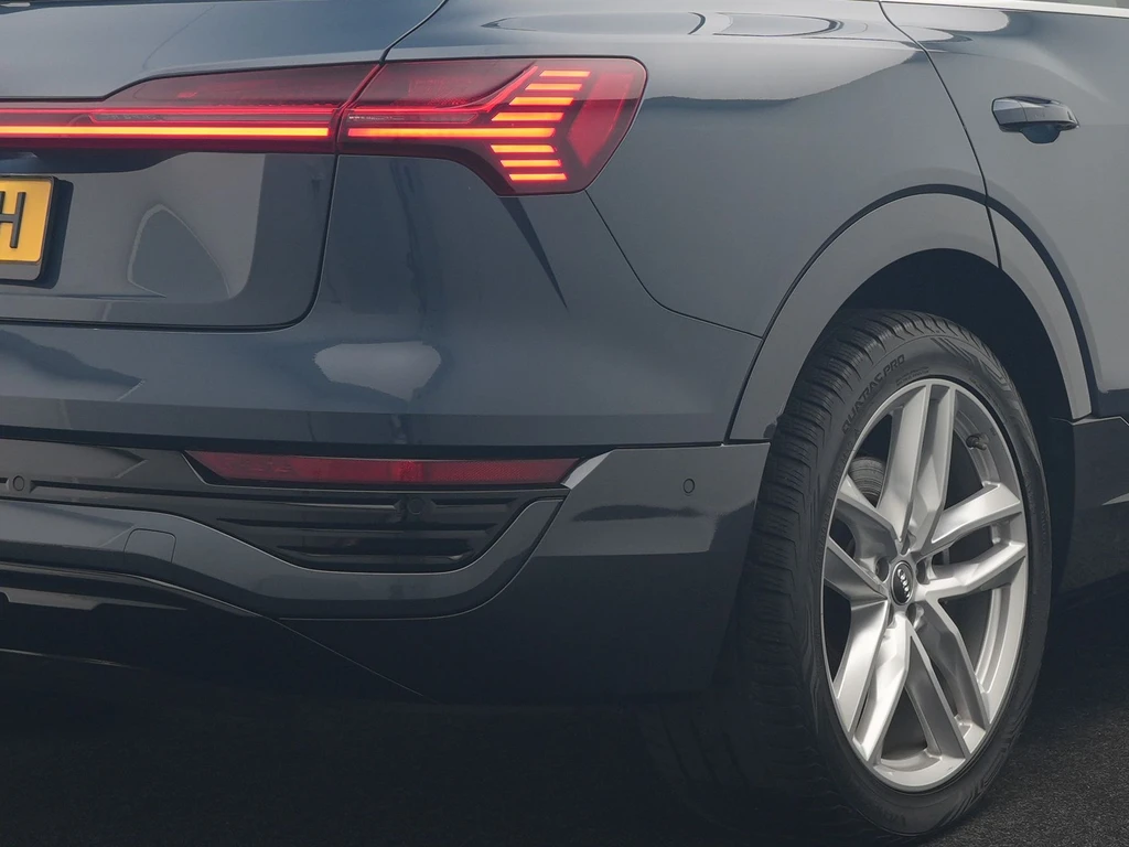 Audi Q8 e-tron – foto 18