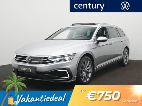 Volkswagen Passat Variant 1.4 TSI PHEV GTE Highline Automaat - 360 camera - Trekhaak - Panoramaschuif-kanteldak - Navigatie - Stoelverwarming