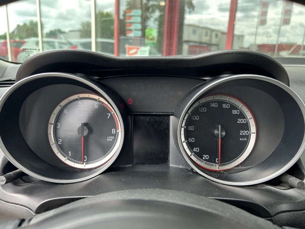 Suzuki Swift – foto 12