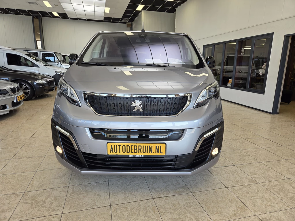 Peugeot e-Traveller – foto 17