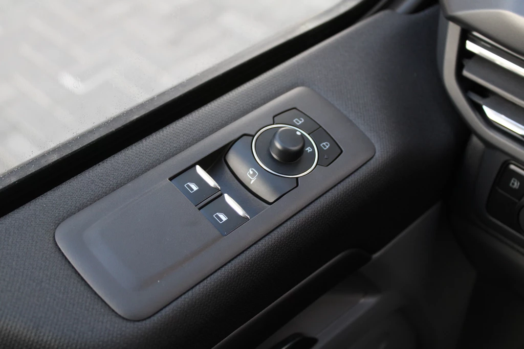 Ford Tourneo Custom – foto 19