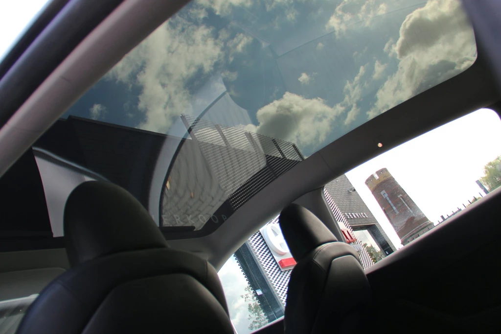 Tesla Model Y – foto 11