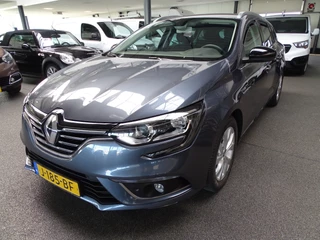 Renault Mégane Estate – thumbnail 1