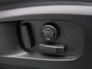 Land Rover Defender – thumbnail 56