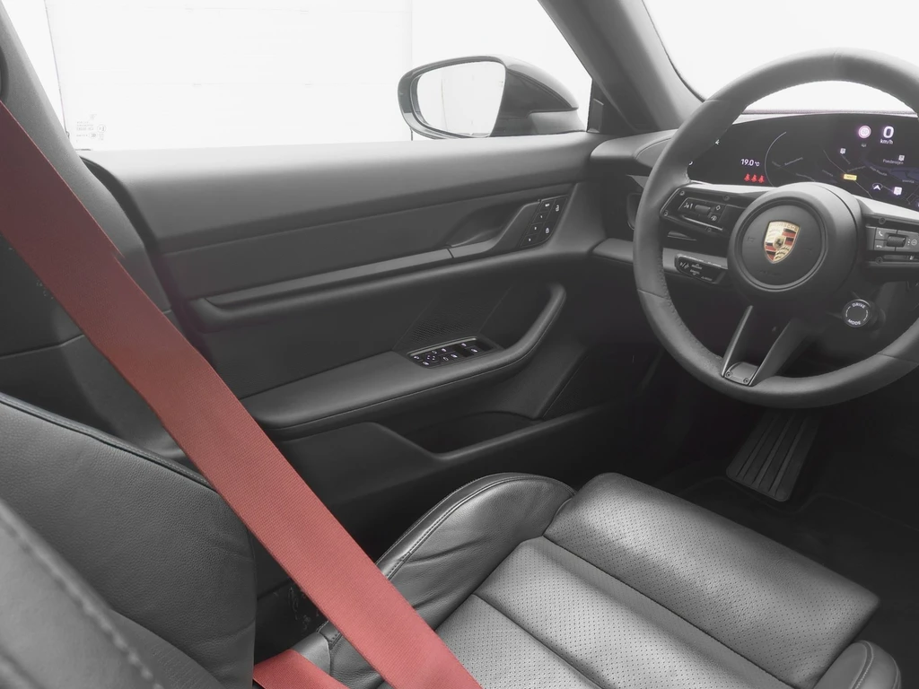 Porsche Taycan – foto 24