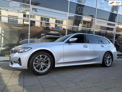 BMW 3-serie Touring 318d High Executive
