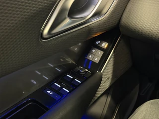 Land Rover Range Rover Velar – thumbnail 24