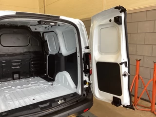 Ford Transit Courier – thumbnail 35