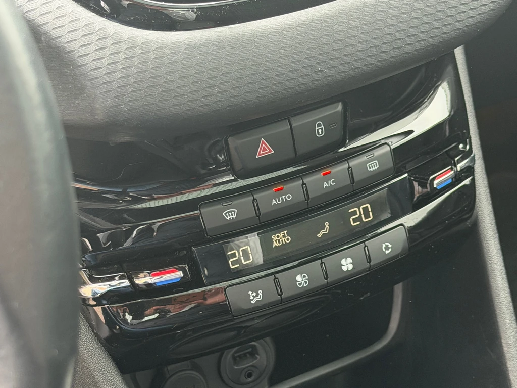 Peugeot 208 – foto 20